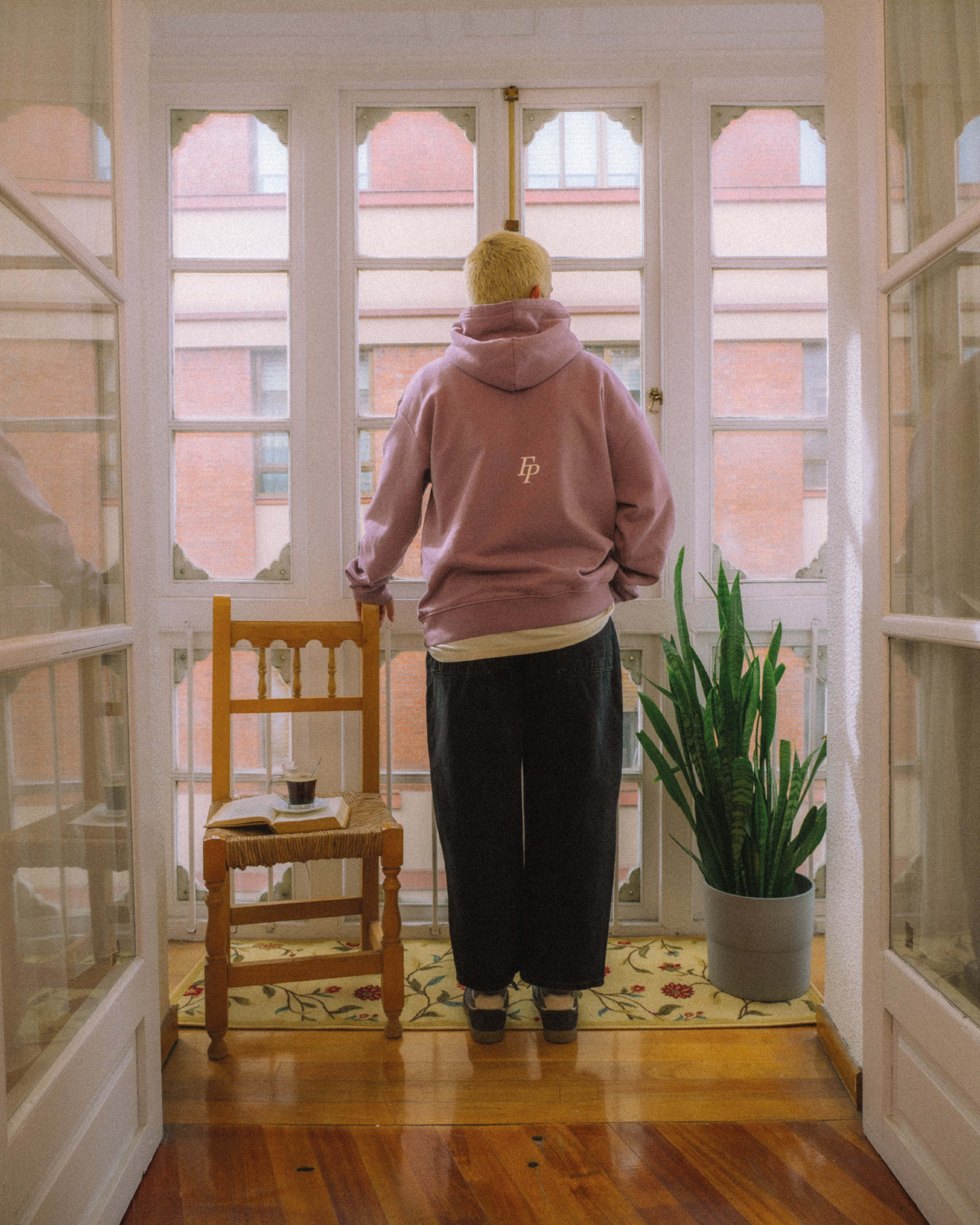 Detalle capucha y cordones hoodie rosa Don't Work FoogaPlan