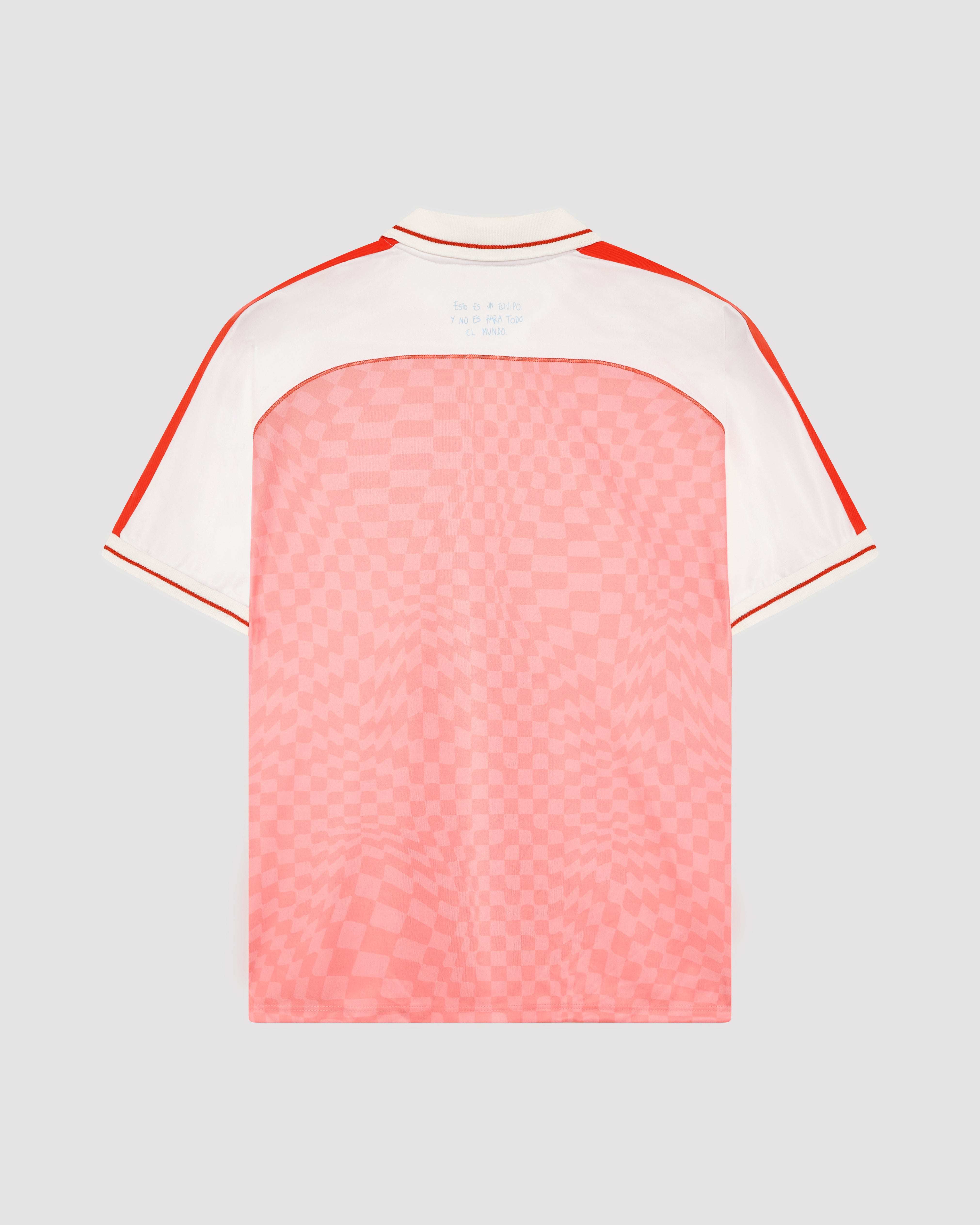 Camiseta retro fútbol FoogaPlan x Folclore - vista trasera con estampado cuadrados rosa