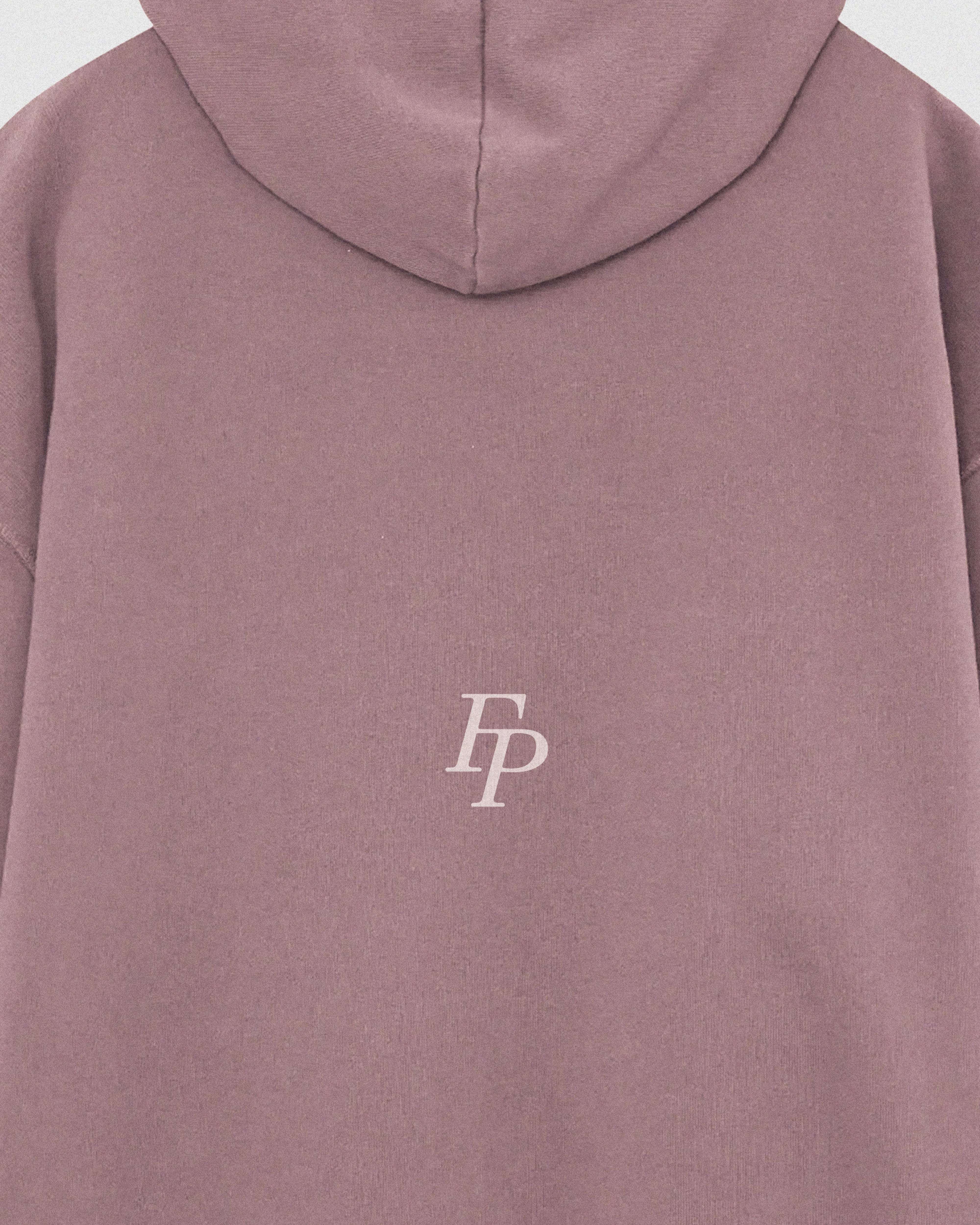 Modelo llevando hoodie rosa Don't Work oversize FoogaPlan