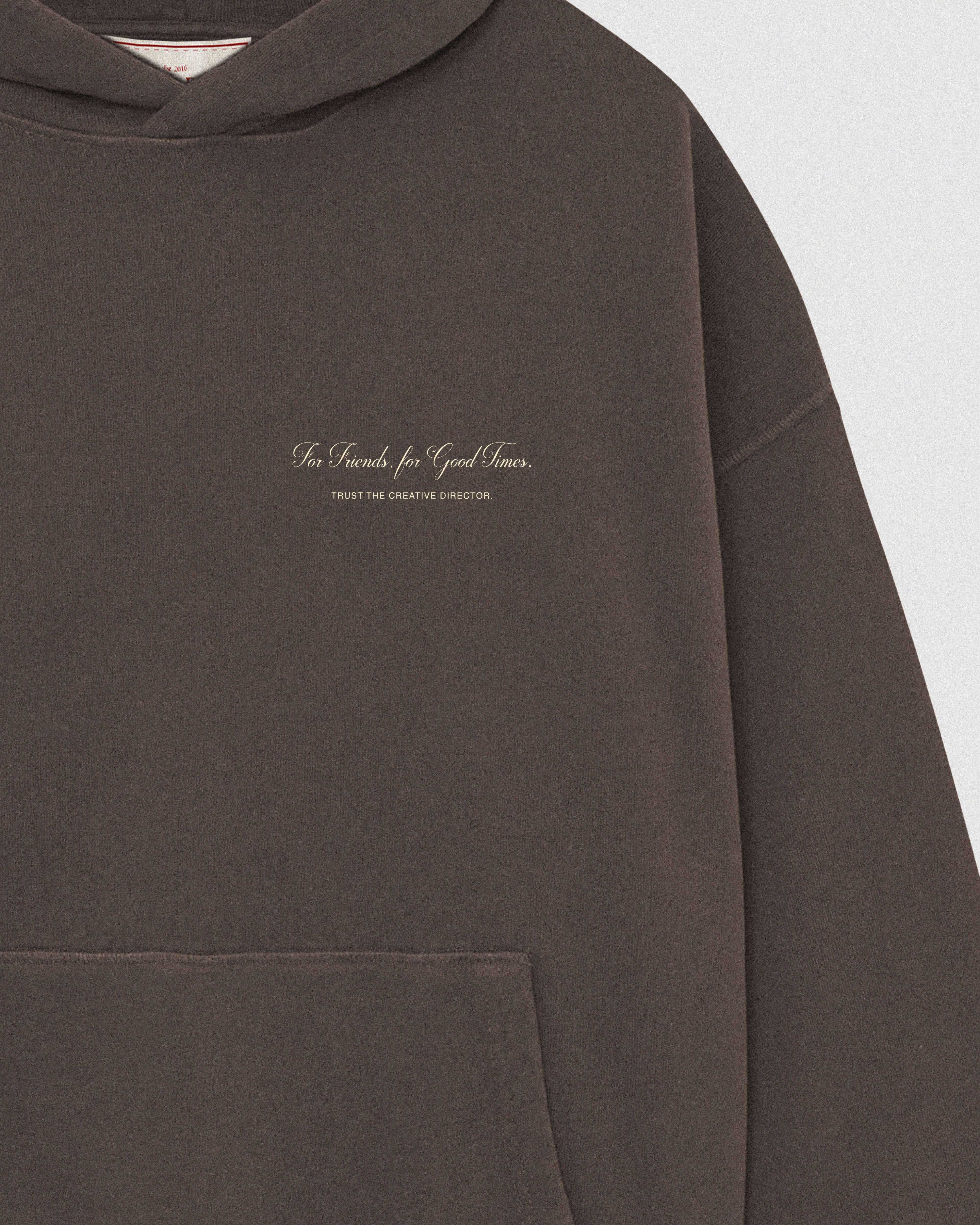 Detalle serigrafía frontal Good Times Hoodie - Diseño exclusivo sobre algodón gris jaspeado