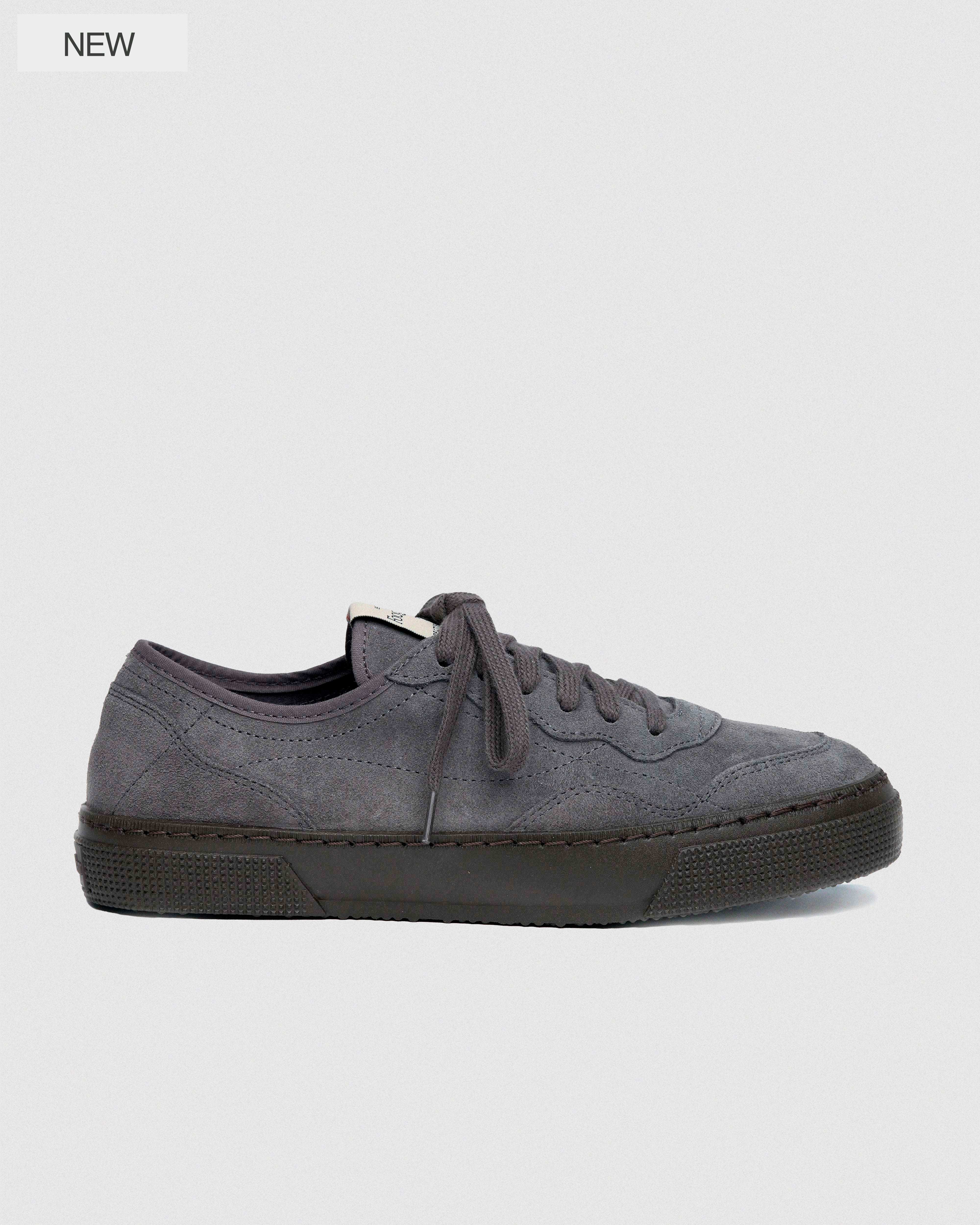 Zapatillas TROY Storm gris ante vista lateral - sneakers hechas en España FoogaPlan