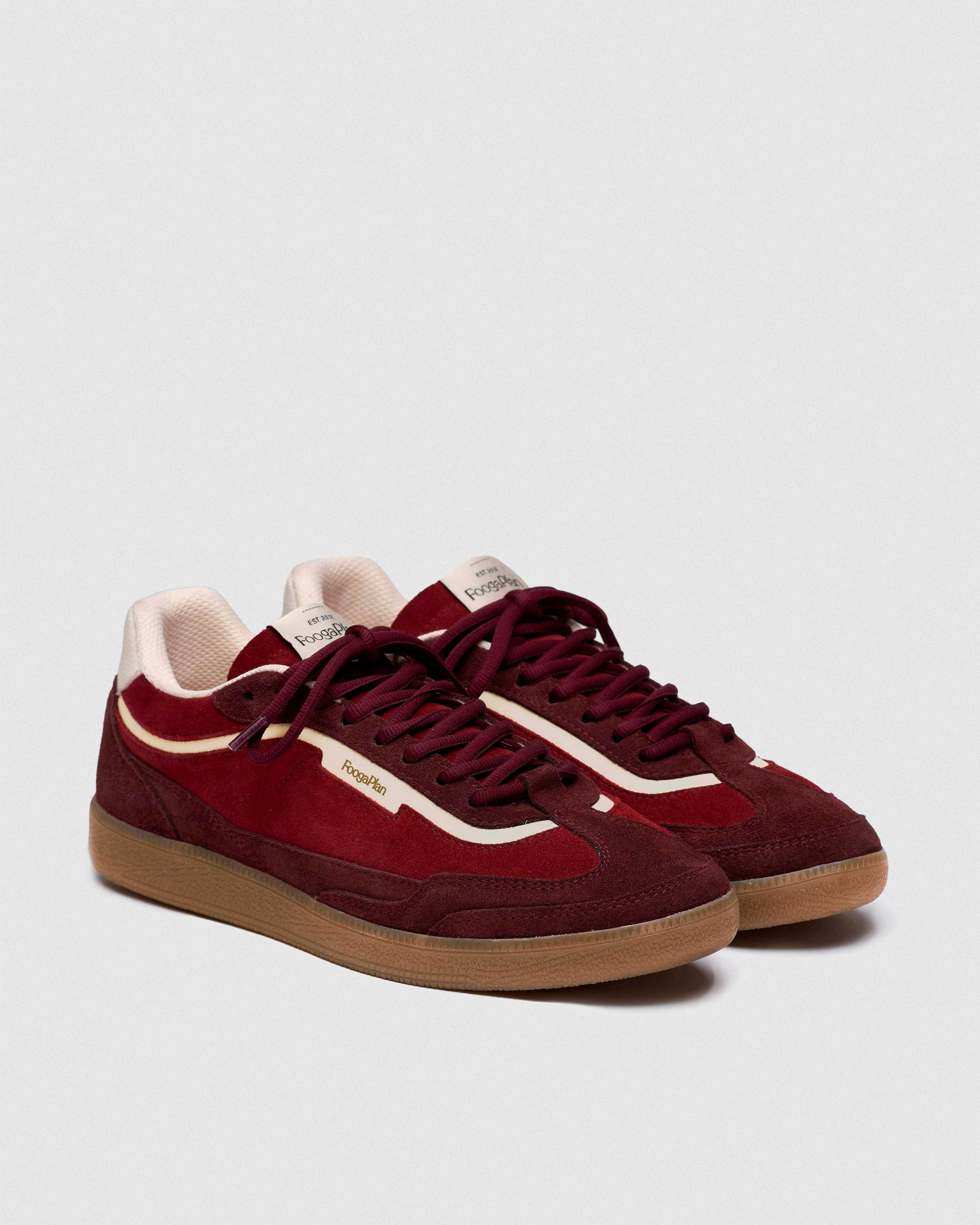 Zapatillas BLAKE Cherry - Vista frontal del calzado minimalista en ante rojo cereza premium