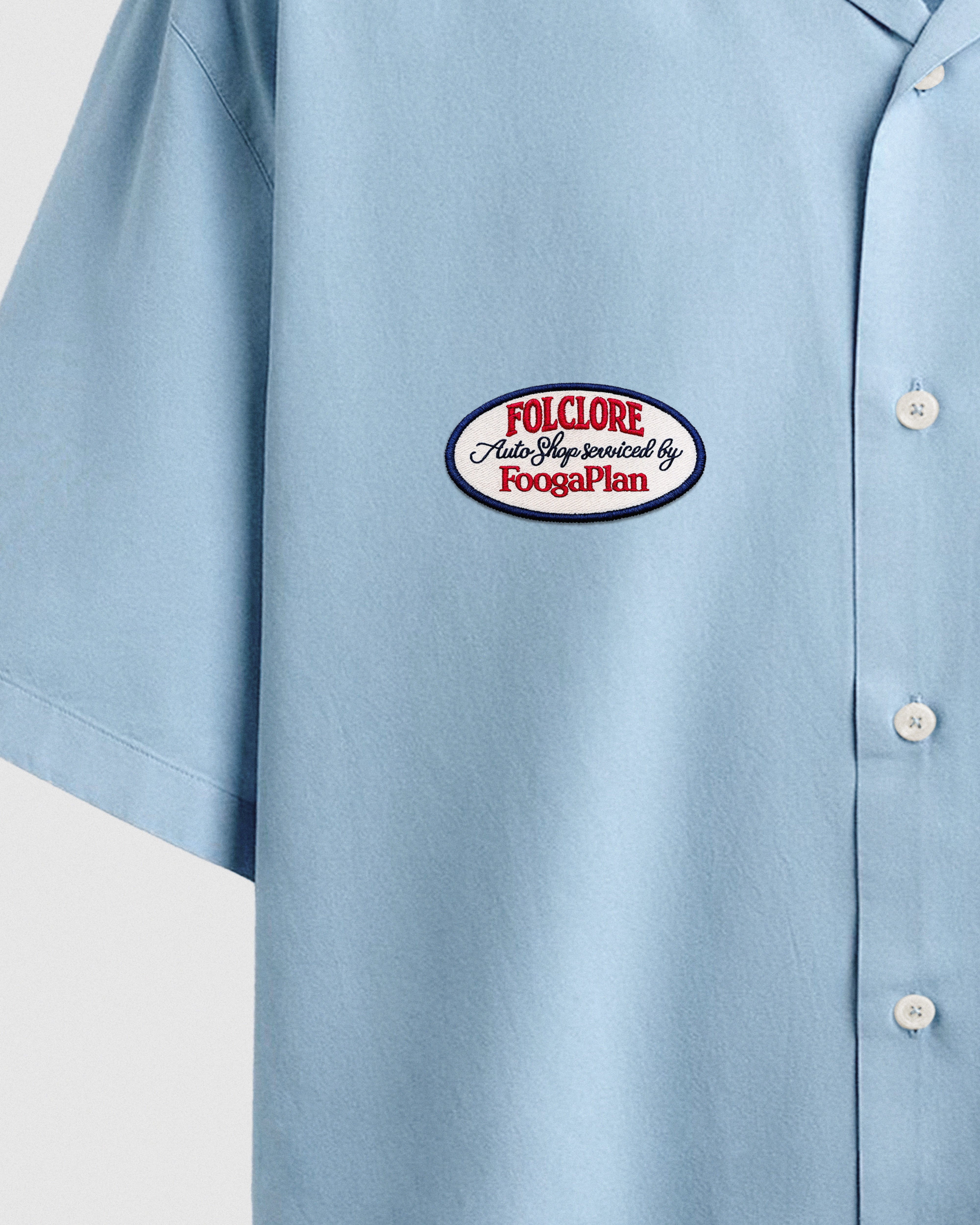 Camisa manga corta Auto Shop collab FoogaPlan y Folclore - vista frontal detalle parche bordado