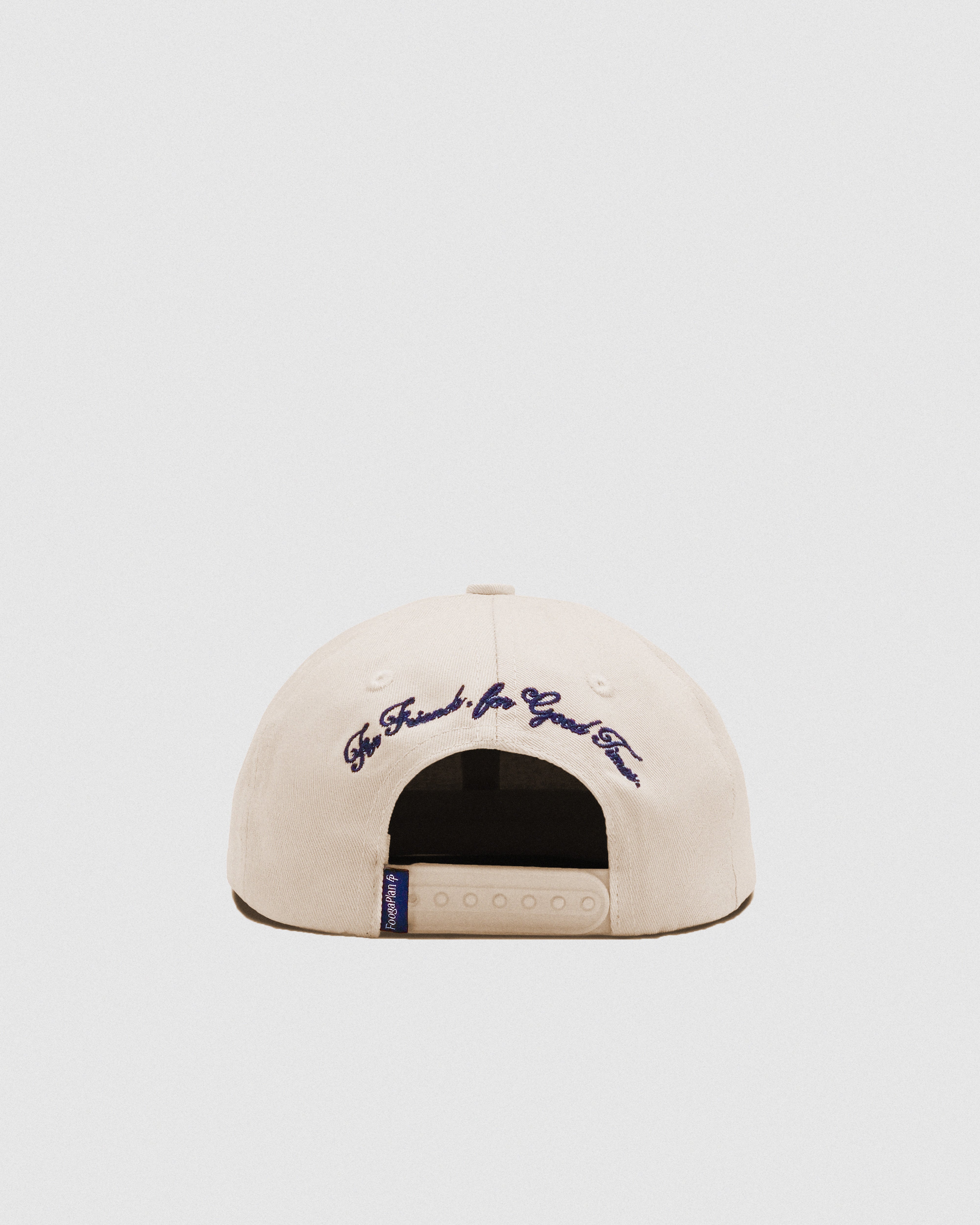 Gorra Classic Logo Beige - Detalle Bordado Trasero | FoogaPlan