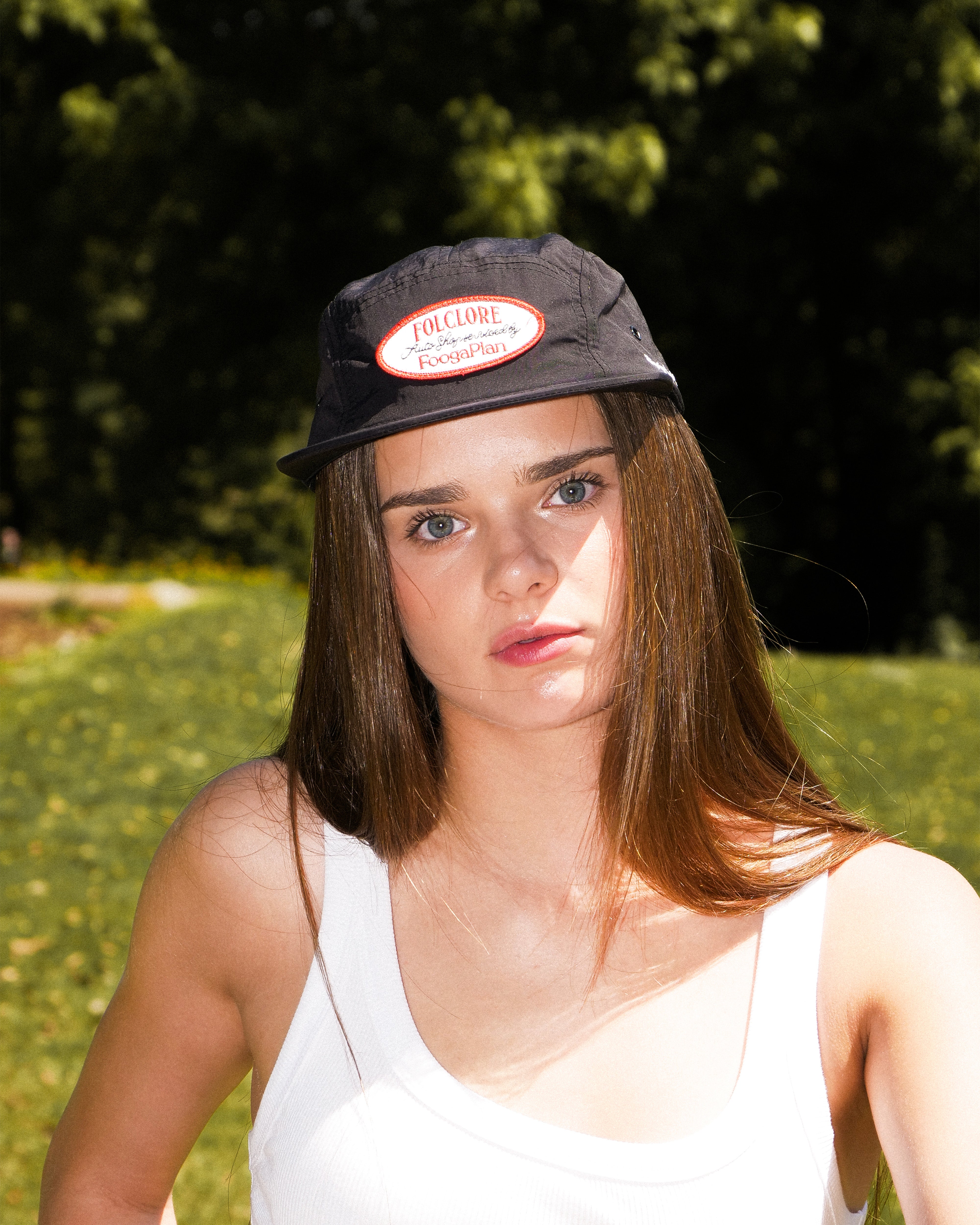 Gorra técnica negra FoogaPlan x Folclore - vista modelo chica