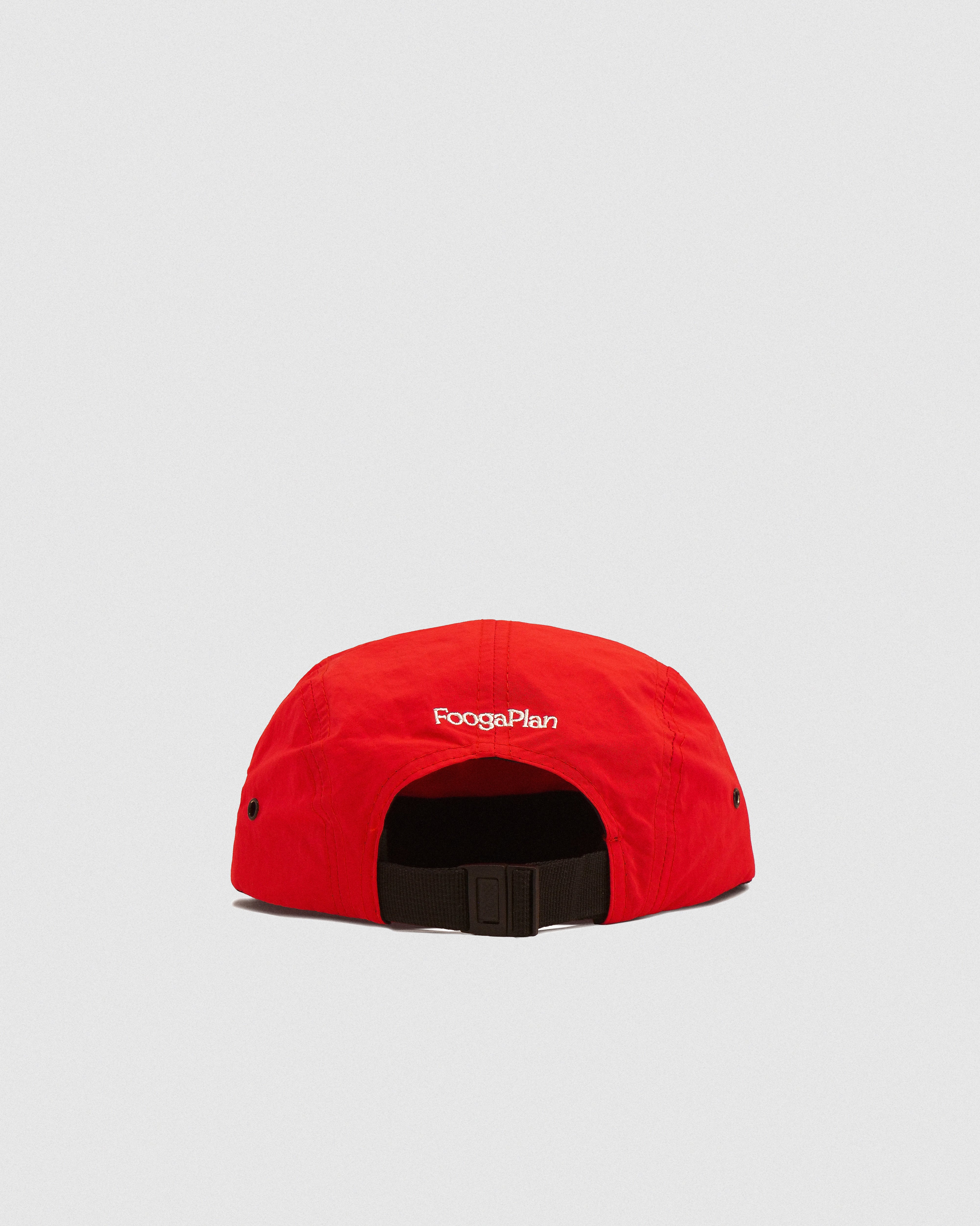 Gorra técnica roja FoogaPlan x Folclore - vista trasera con bordado crudo