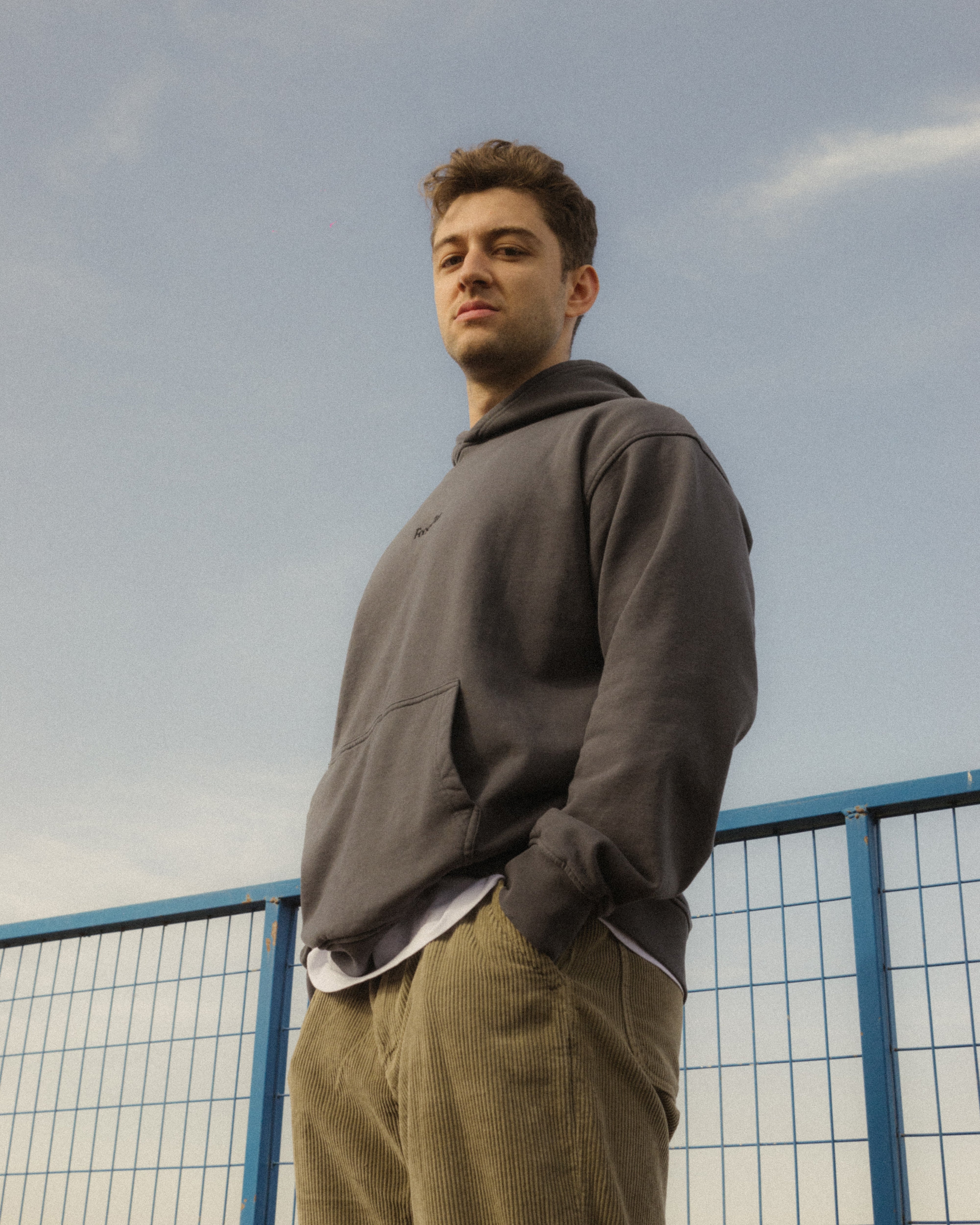 sudadera hoodie capucha negro serigrafía bordado algodón foogaplan unisex modelo