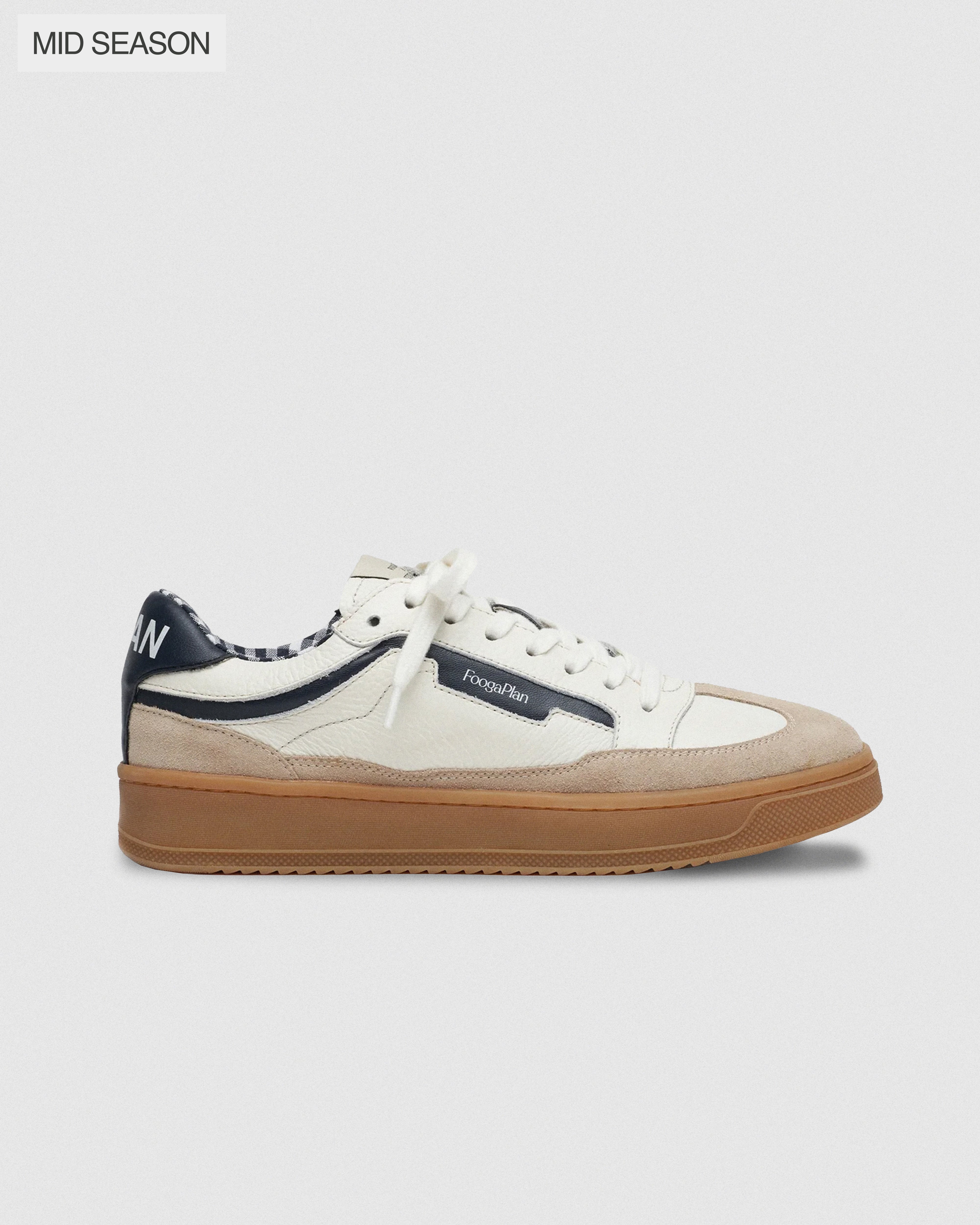 Zapatillas VICHY Navy FoogaPlan x Petite Mafalda - Vista frontal del diseño vichy azul marino en napa blanca