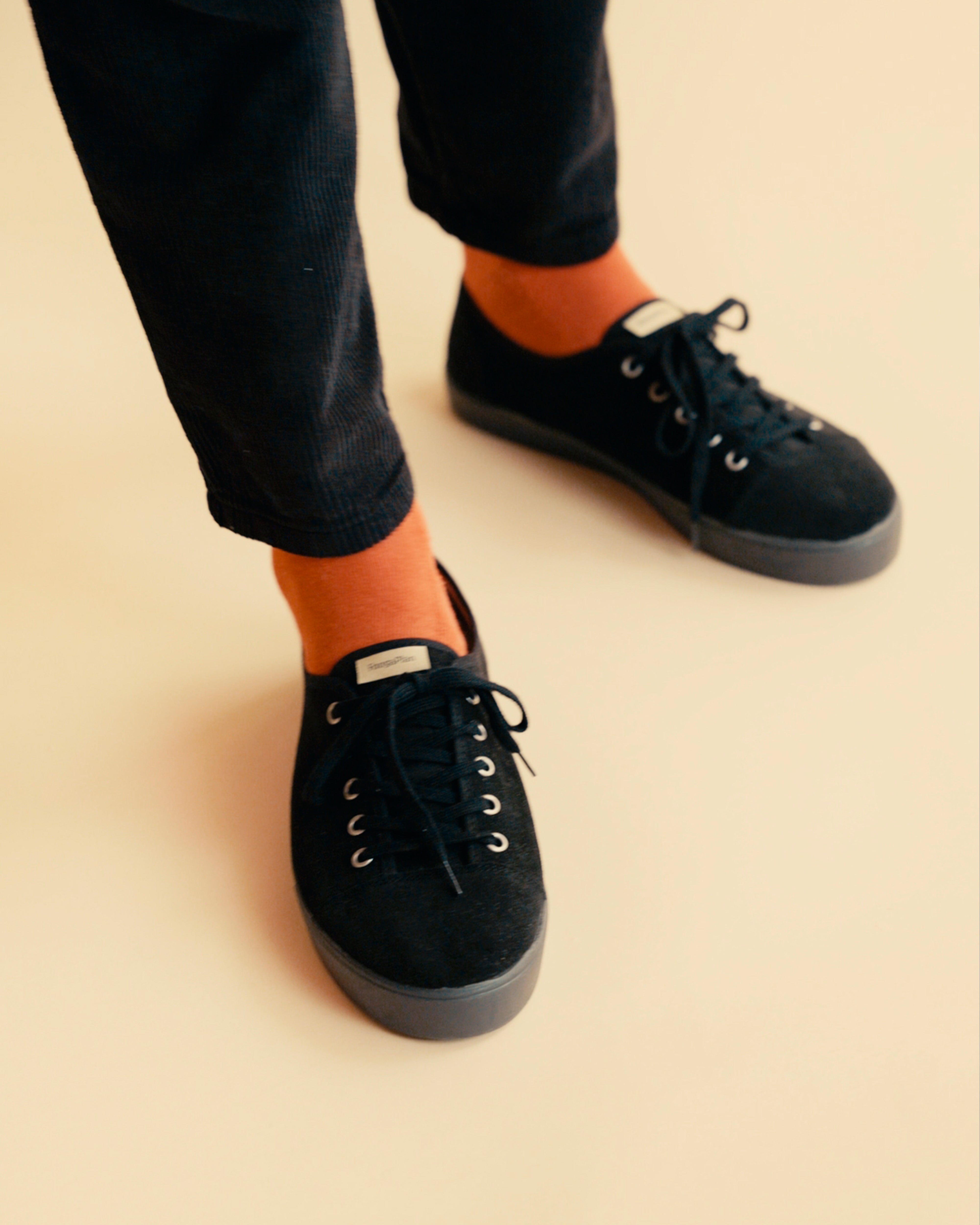 Zapatillas ONE All Black premium - Vista detalle modelo - FoogaPlan - Made in Spain